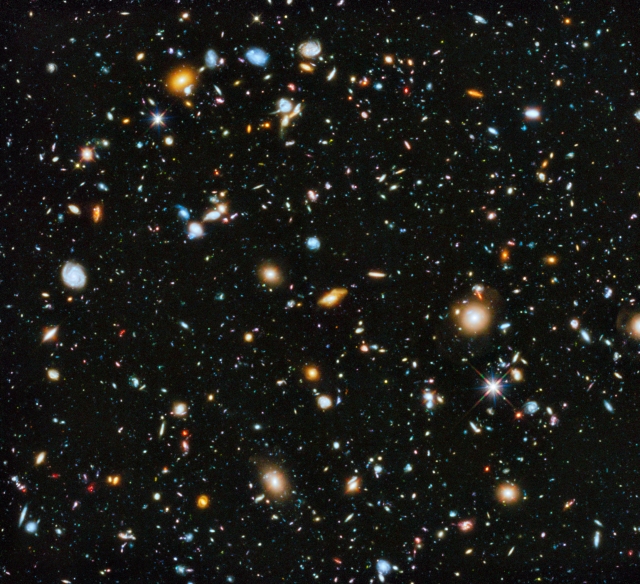 Una de las imágenes más profundas del Universo, obtenida con el telescopio espacial Hubble. Algunas de las galaxias que se pueden ver en la imagen se formaron pocos cientos de miles de años tras el Big Bang. Crédito: NASA/Hubble.